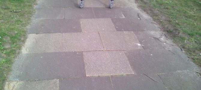 Ihre erfundenen Ränge – können sie sich in den Arsch stecken – sie haben weder zum Kampfkreis gehört – sie gehörten zu den Irren, die die nachgemacht hatten! Unr bestimmt nicht zum Infantriekampfkreis…! Weißmagische, keltische – rituelle Grüße – Großmeister und Erzdruide – Thomas Michael Giesen – AAZ-AAZ-AWZ-Spielzerstörer zum Schutz – weißmagisch geschützt – AAZ-CZ-DZ-AAZ-ZZ-LZ-SZ-TZ-VZ-OZ-AAZ-HDZ-TZ-AAZ Bergisch Gladbach – An der Wallburg 3, 5. Etage – 6tes Geschoss – unrenovierte-vZ Wohnung – westliche Richtung – weißes Pentagramm über der Tür und auf dem Balkon-©