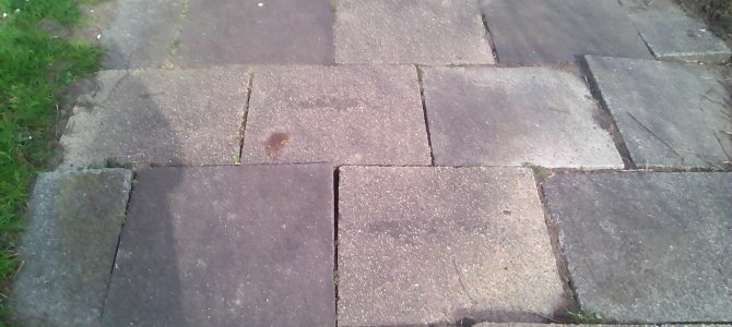 Peek…, heute schon Satan…, angebetetet? Die Gehwegplatten, bannte ich für die Ki…, und deren Eltern…, ein! Und nicht sie! Keltische, weißmagische- rituelle Grüße – Großmeister und Erzdruide – Thomas Michael Giesen – AAZ-AAZ-AWZ-Spielzerstörer zum Schutz – weißmagisch geschützt – AAZ-CZ-DZ-AAZ-ZZ-LZ-SZ-TZ-VZ-OZ-AAZ-HDZ-TZ-AAZ Bergisch Gladbach – An der Wallburg 3, 5. Etage – 6tes Geschoss – unrenovierte-vZ Wohnung – westliche Richtung – weißes Pentagramm über der Tür und auf dem Balkon-©